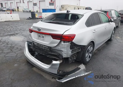 2020 Kia Forte Lxs z USA, uszkodzony, nr VIN 3KPF24AD3LE204185